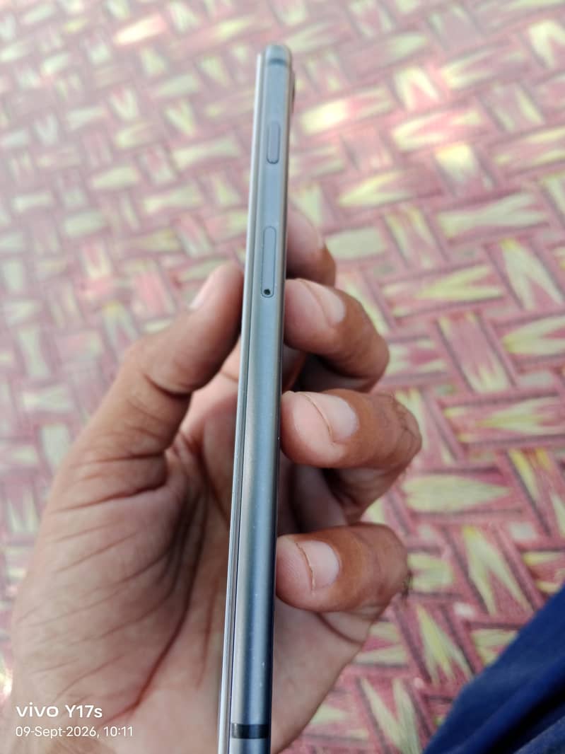 Apple iPhone 8 Plus 1