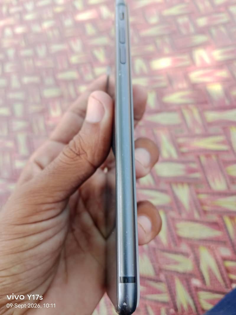 Apple iPhone 8 Plus 2