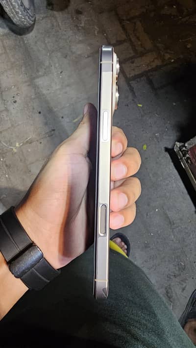 Apple iPhone 16 Pro Max