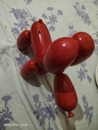 squeakee the red balloon dog original product