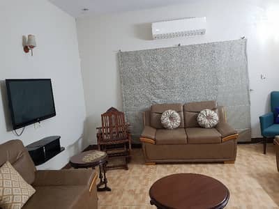 AHMED ASSOCIATES OFFERS 1KANAL UPPER PORTION FOR RENT IN PCSIR PHASE 2 NEAR TO SHUKAT KHANUM HOSPITAL LAHORE.