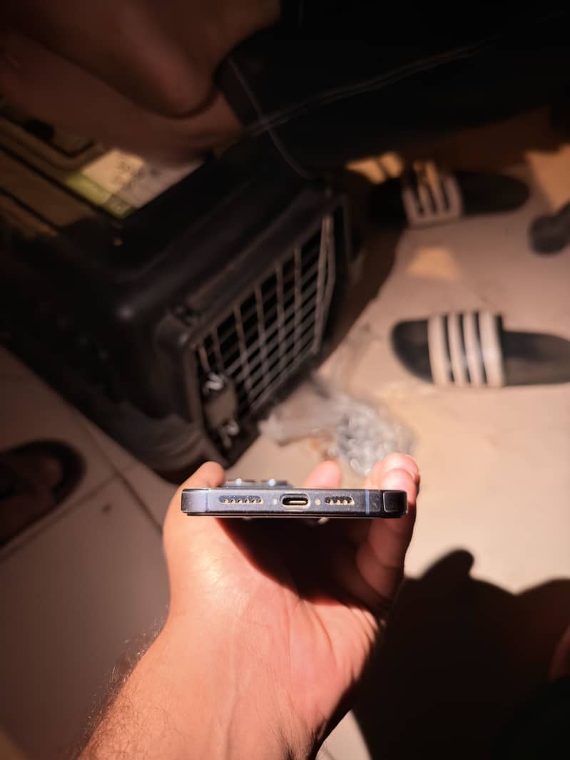 Apple iPhone 15 Pro Max 2