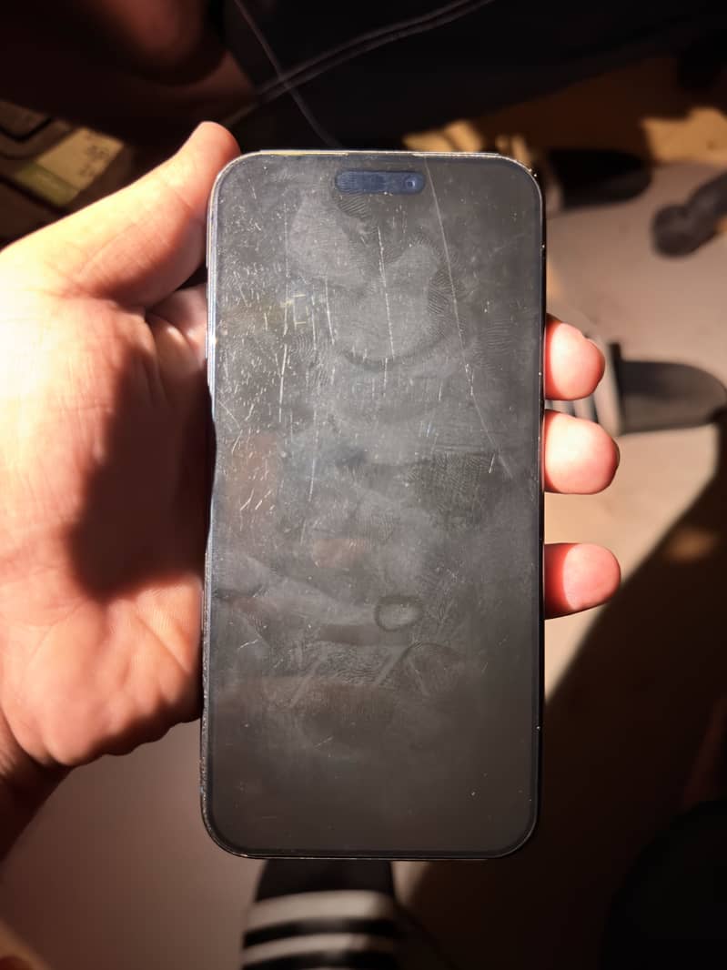 Apple iPhone 15 Pro Max 4