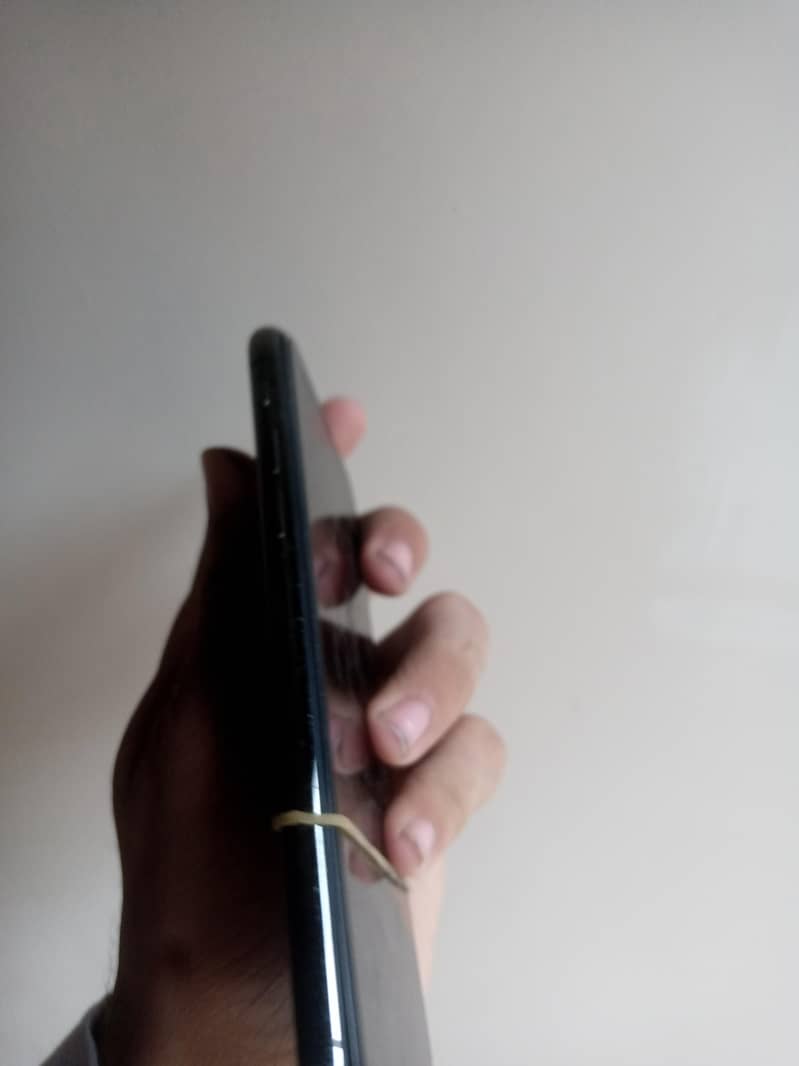 Apple iPhone X 3