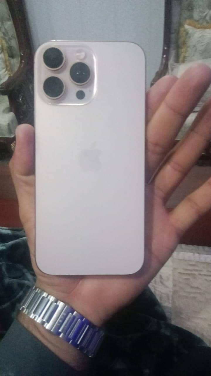 Apple iPhone 16 Pro Max 5