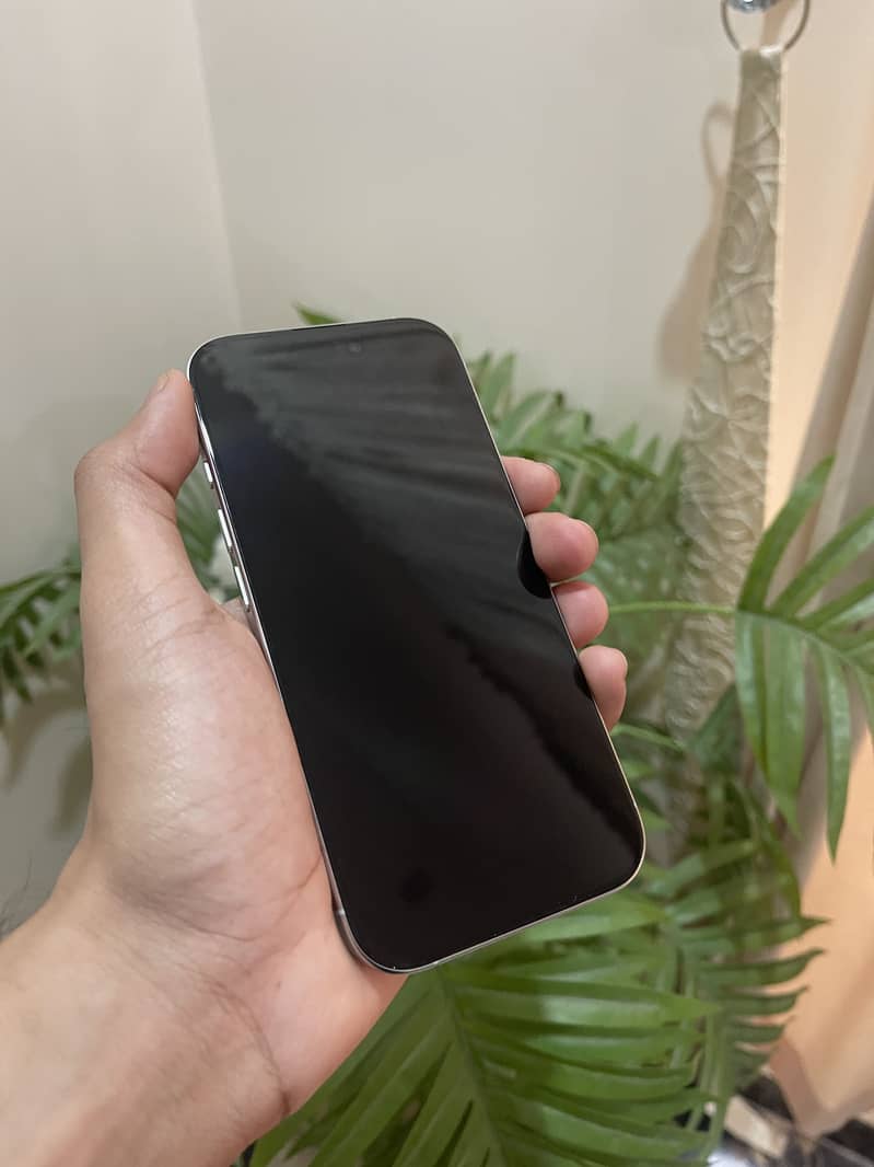 Iphone 16 pro 1
