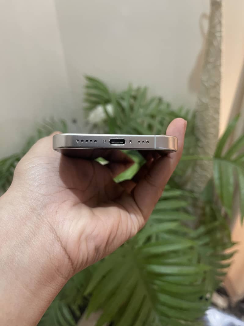 Iphone 16 pro 3