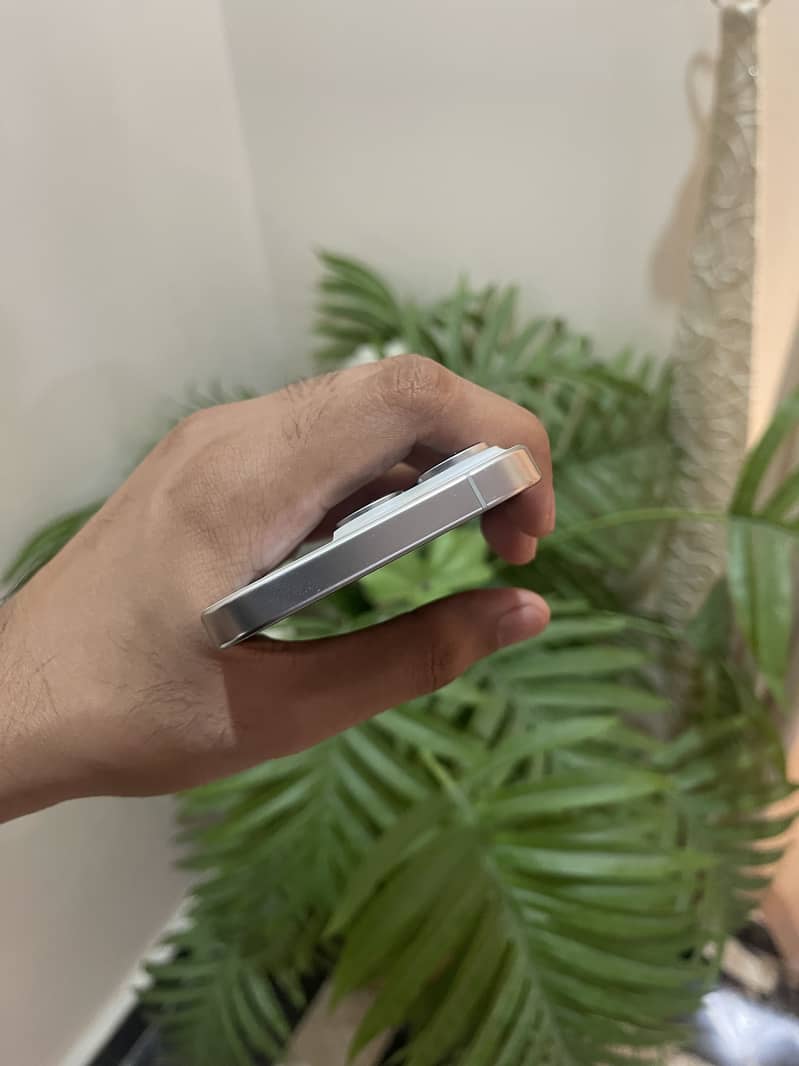 Iphone 16 pro 4