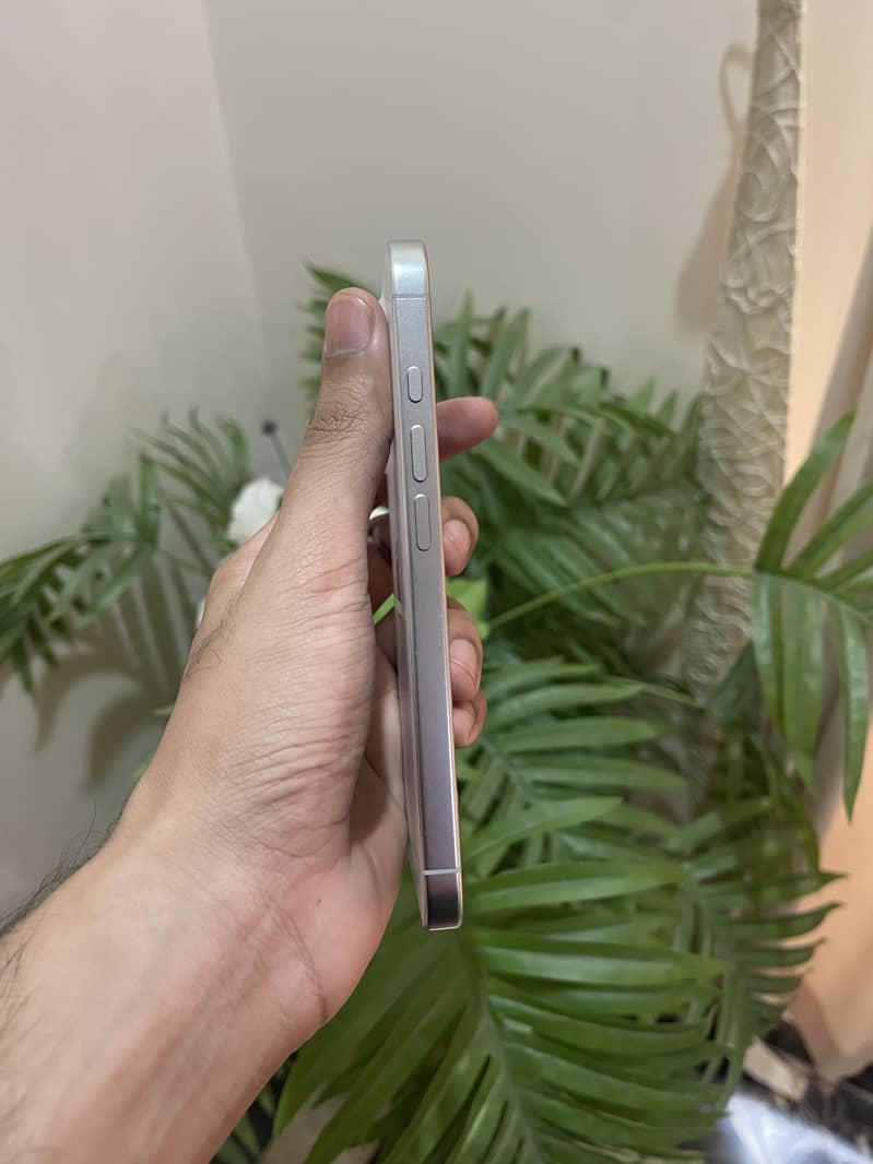 Iphone 16 pro 5