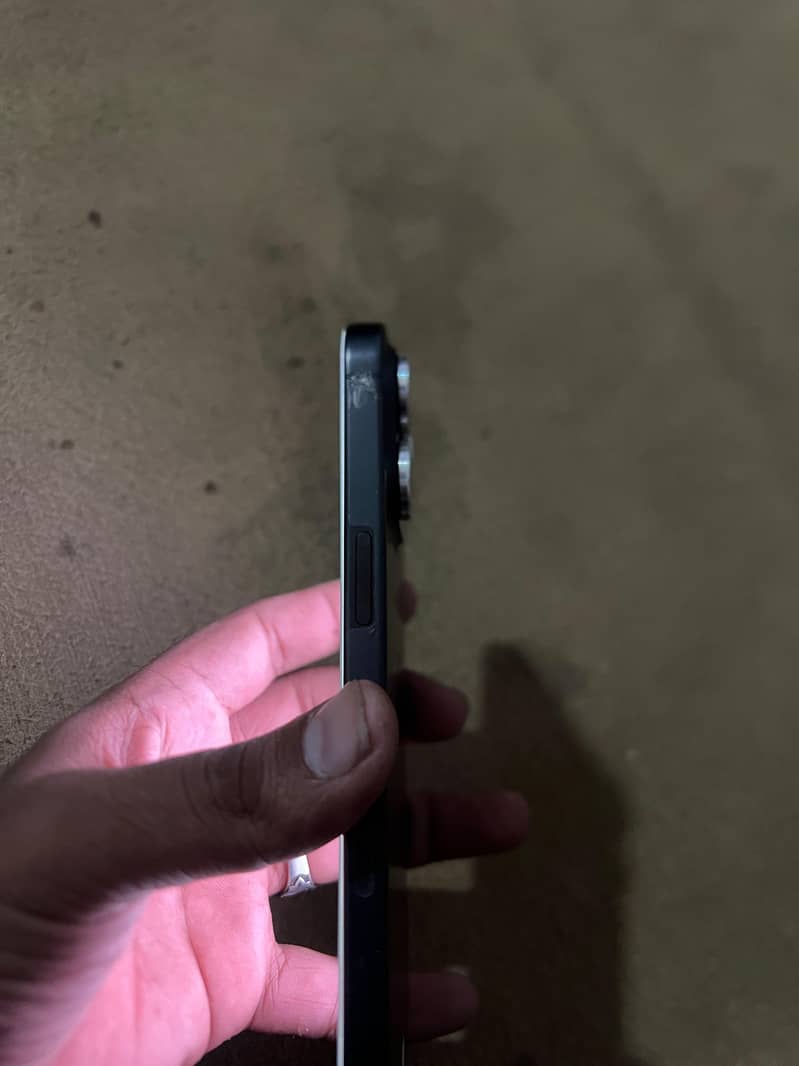 Apple iPhone 15 Pro Max 1