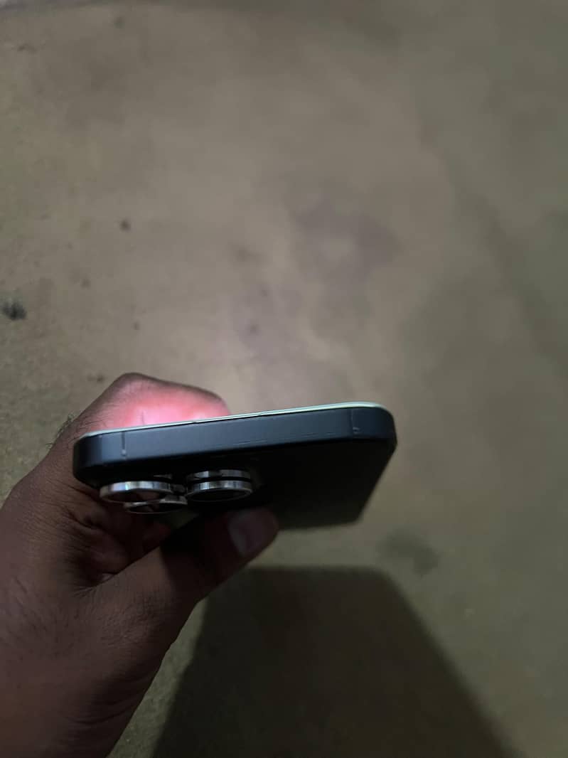 Apple iPhone 15 Pro Max 6