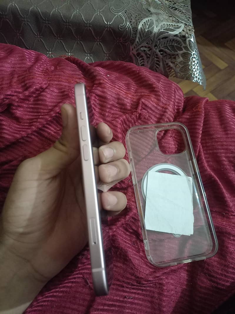 Apple iPhone 15 3
