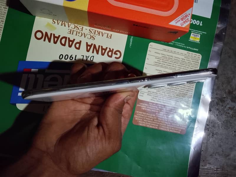 Tecno Spark 40 Pro + 3