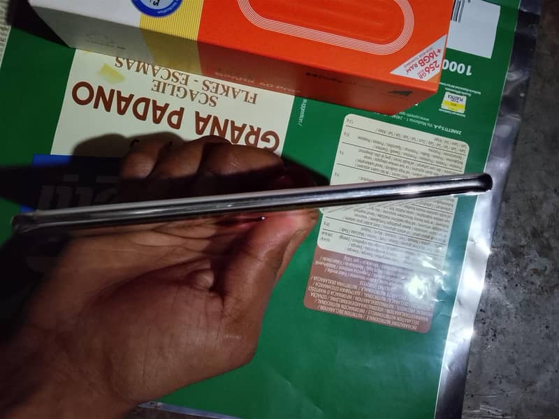 Tecno Spark 40 Pro + 4