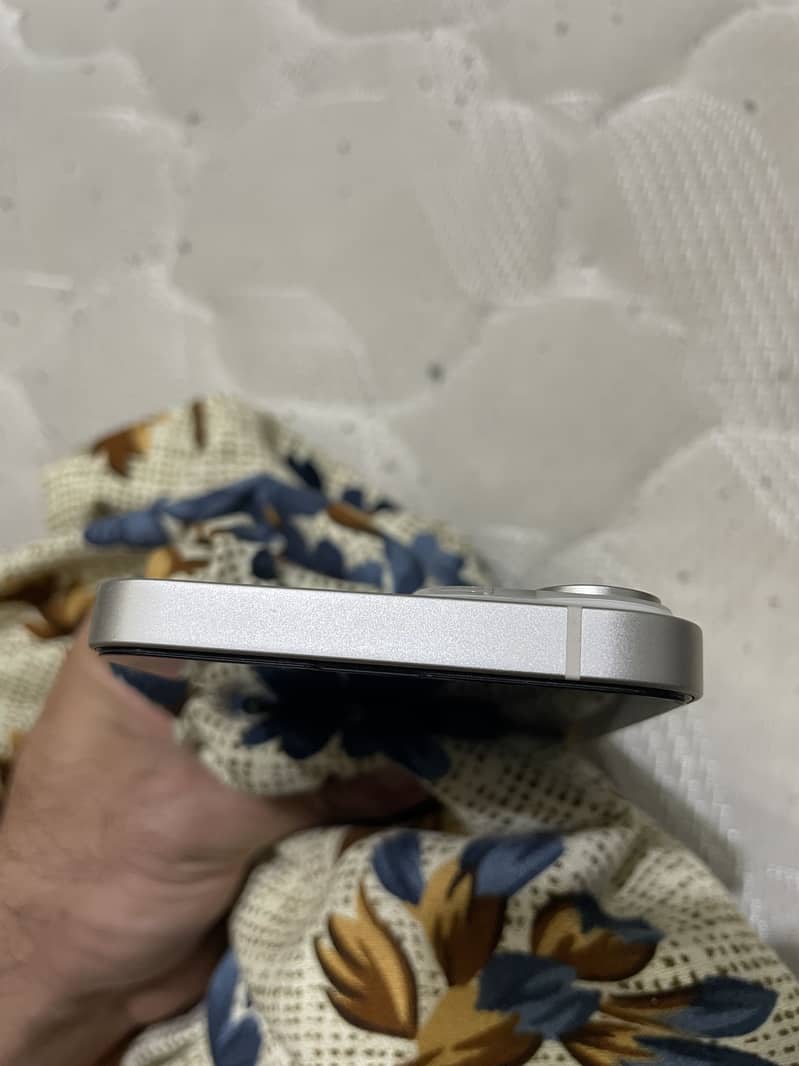 Apple iPhone 14 1