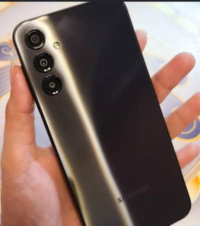 8/128 amoled display 10/9 condition