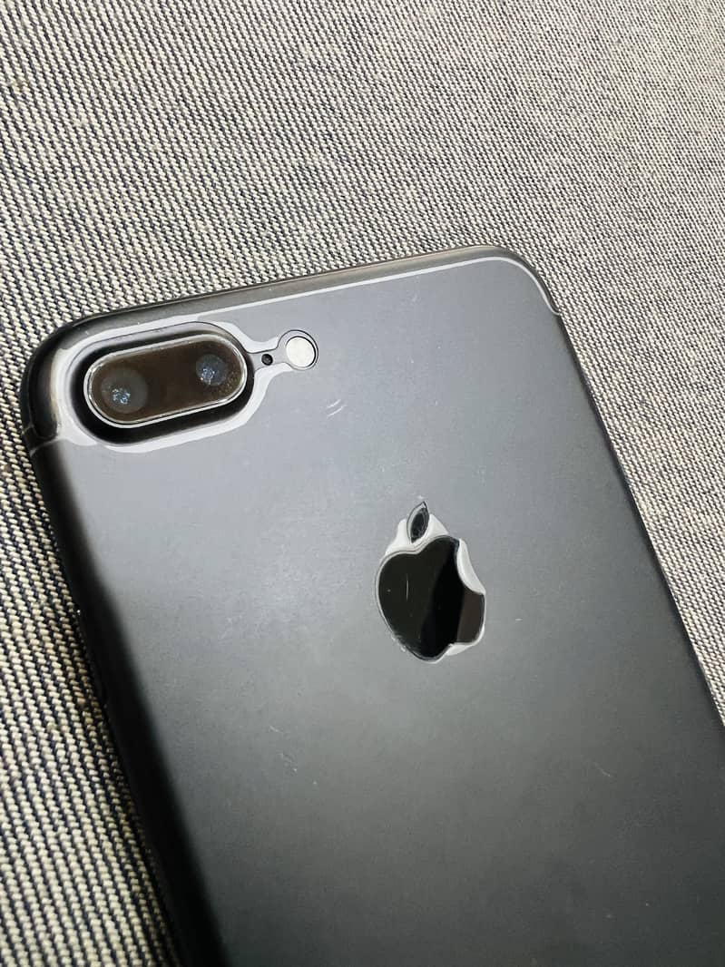 Apple iPhone 7 Plus 1