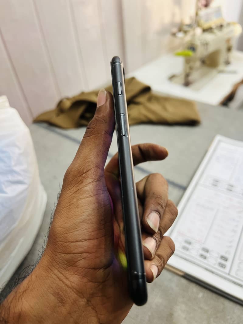 Apple iPhone 7 Plus 5