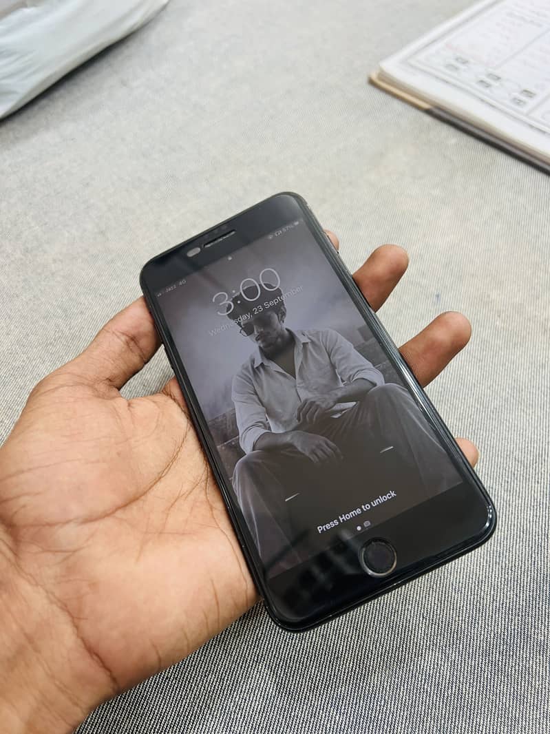 Apple iPhone 7 Plus 7