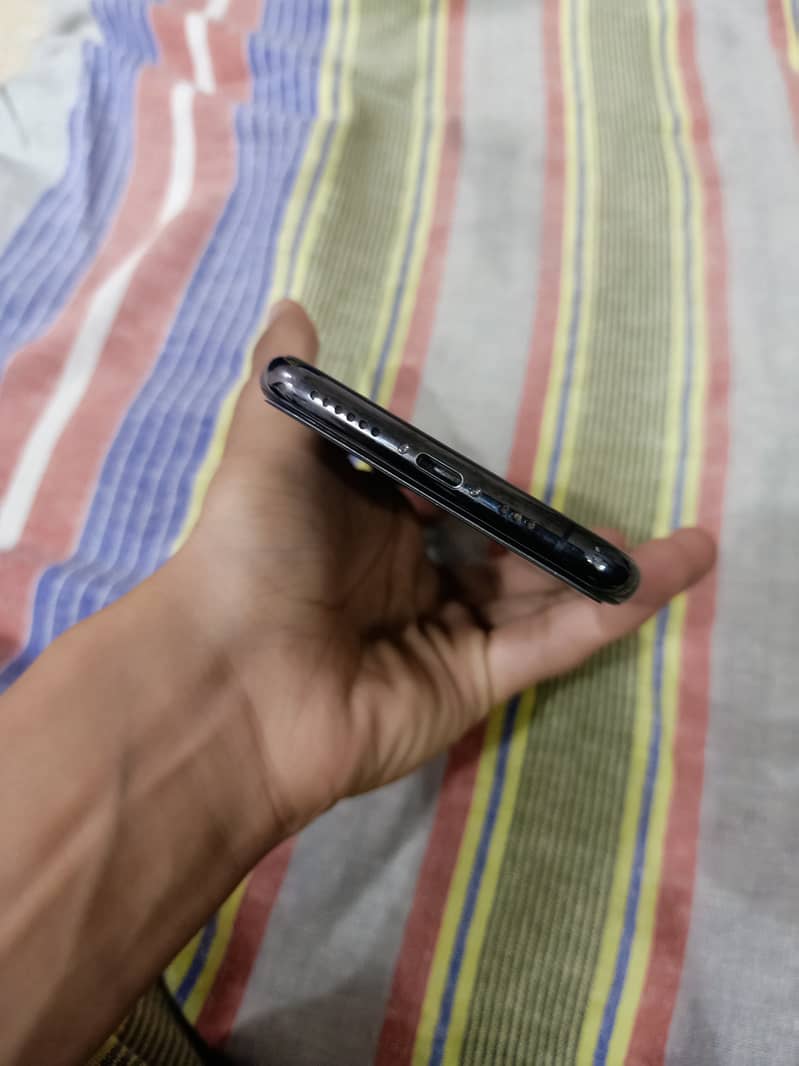 Apple iPhone 11 Pro 3