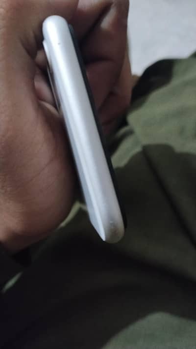 Apple iPhone SE