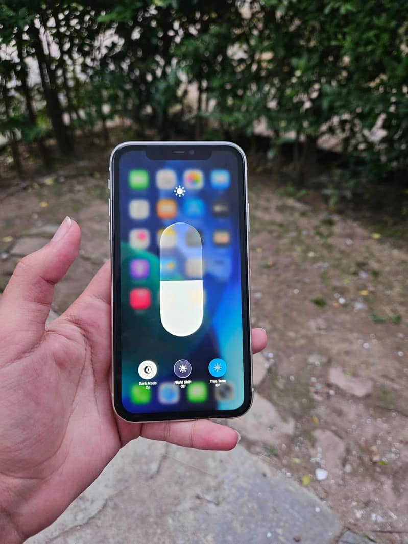 Apple iPhone 11 3