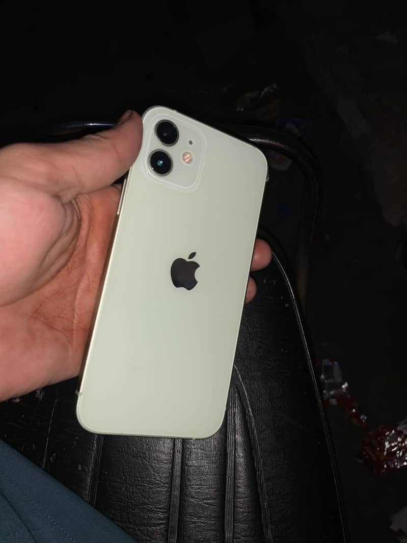 Apple iPhone 12 0