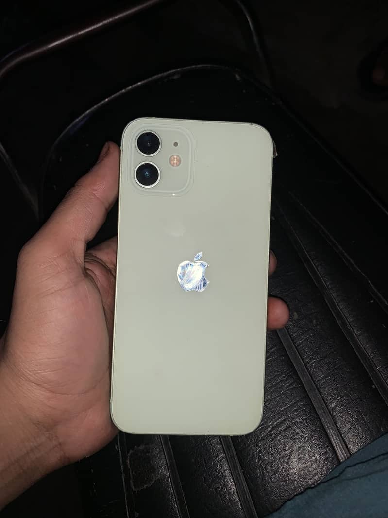 Apple iPhone 12 1