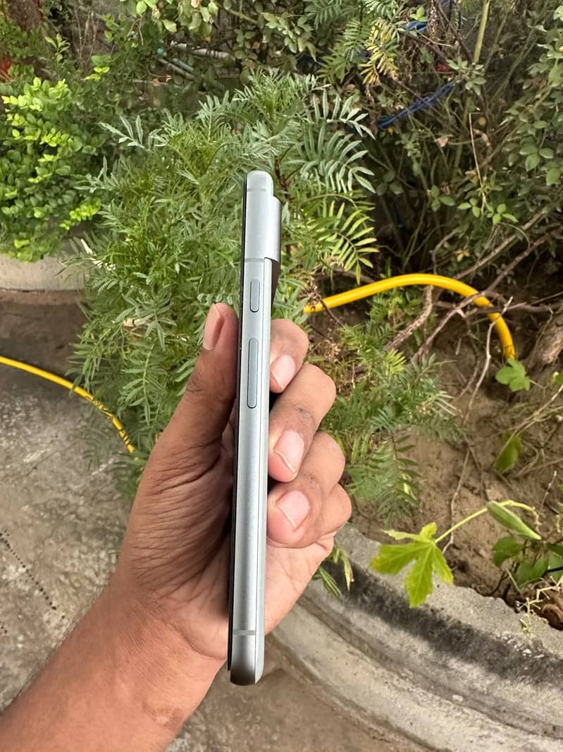 Google Pixel 8 3