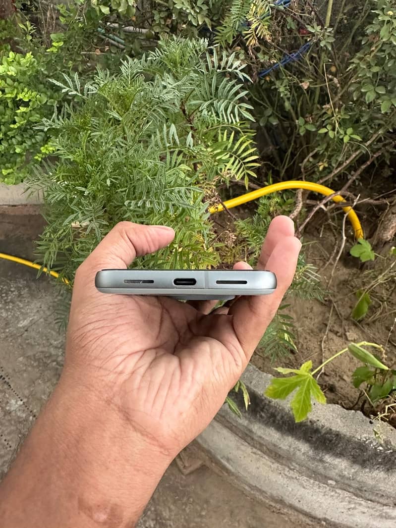 Google Pixel 8 5