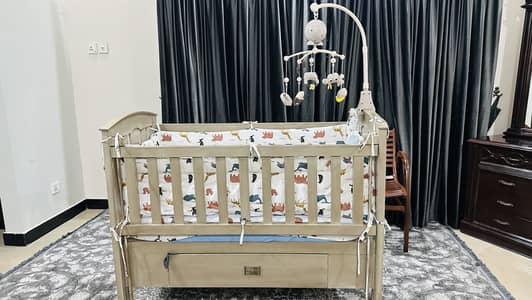 Premium wooden baby cot - Bed-attachable with wheels and storage
