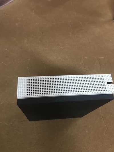 Xbox One 500GB with 2 Controllers wireless