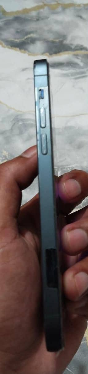 Apple iPhone 12 Pro 4