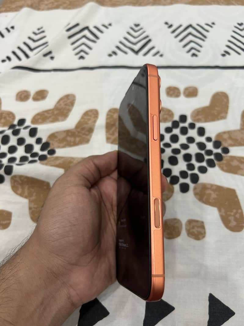 Apple iPhone 17 Pro Max 4