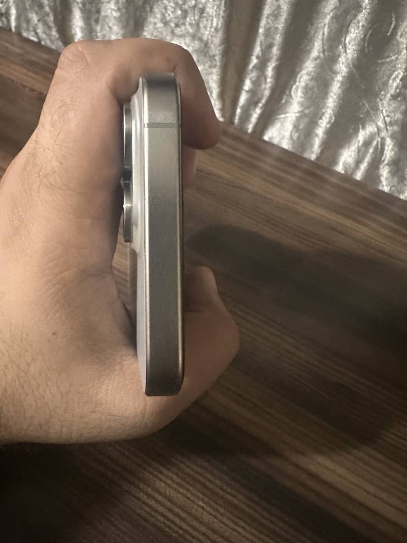 Apple iPhone 15 Pro Max 7