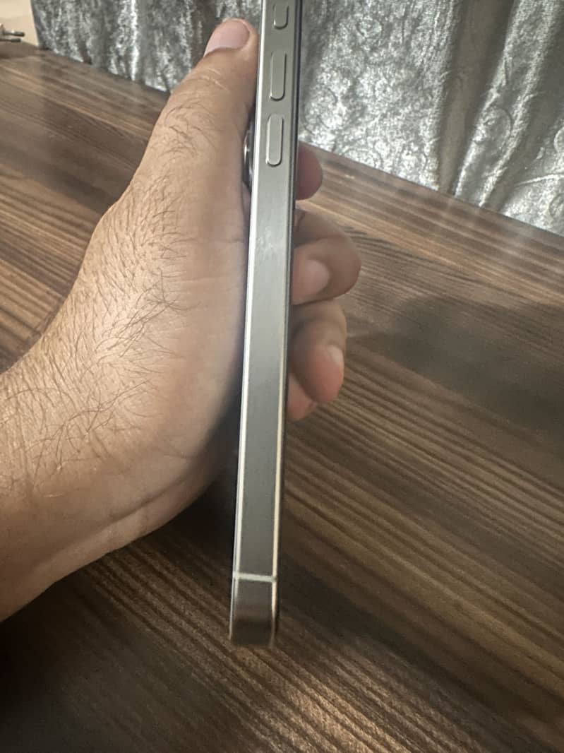Apple iPhone 15 Pro Max 8