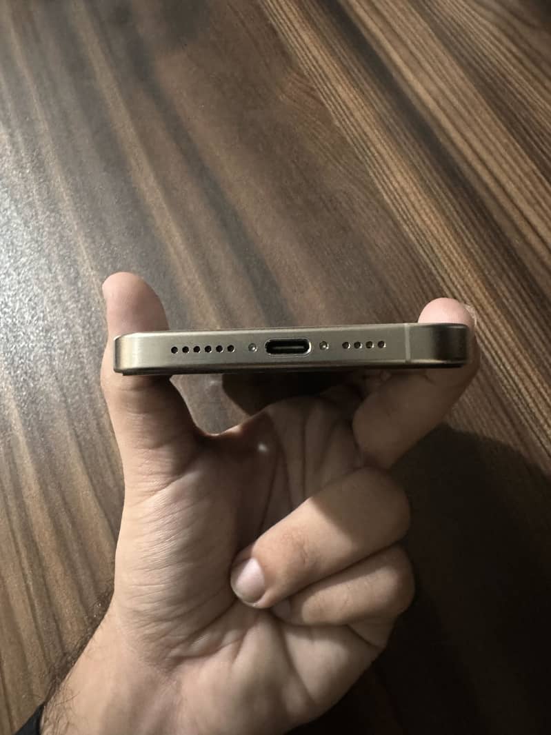 Apple iPhone 15 Pro Max 10