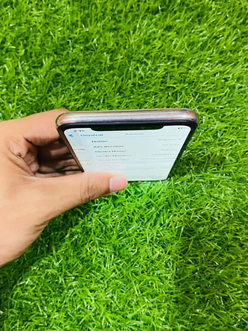 Apple iPhone X 3