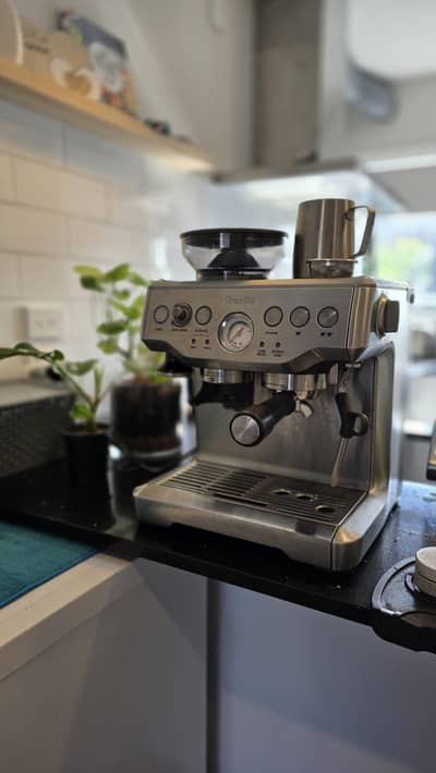 Brand New Breville Barista Express Espresso Coffee Machine for Sale