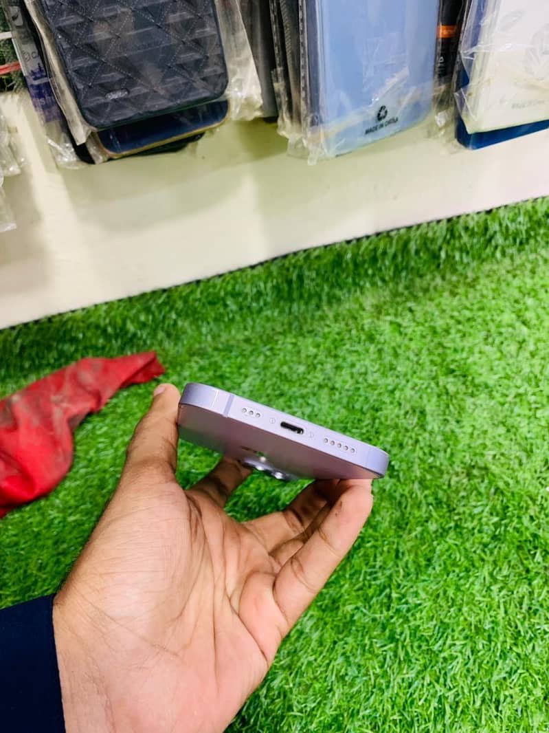 Apple iPhone 14 2
