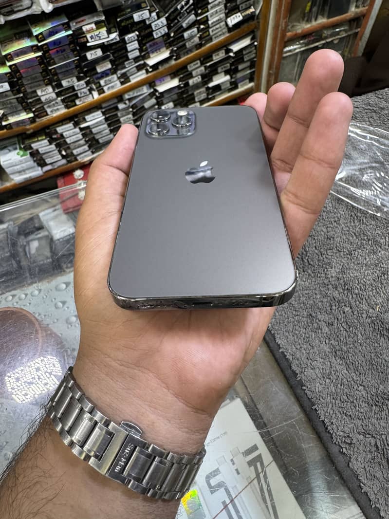 Apple iPhone 12 Pro 2
