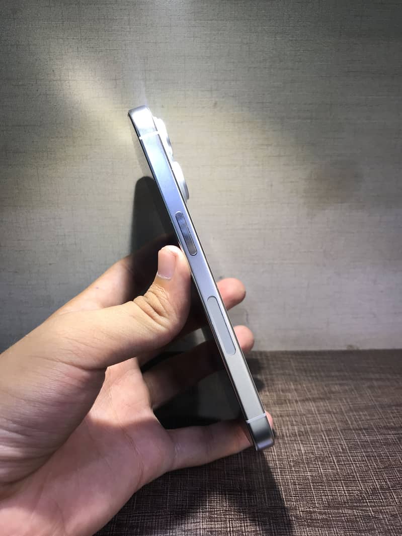 Apple iPhone 15 Pro 1