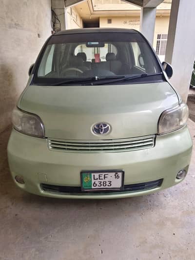 Toyota Porte 2016