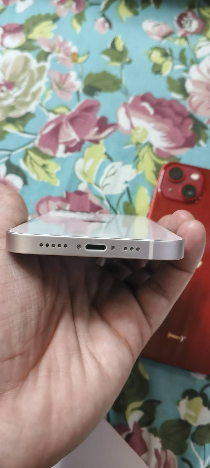 Apple iPhone 13 2