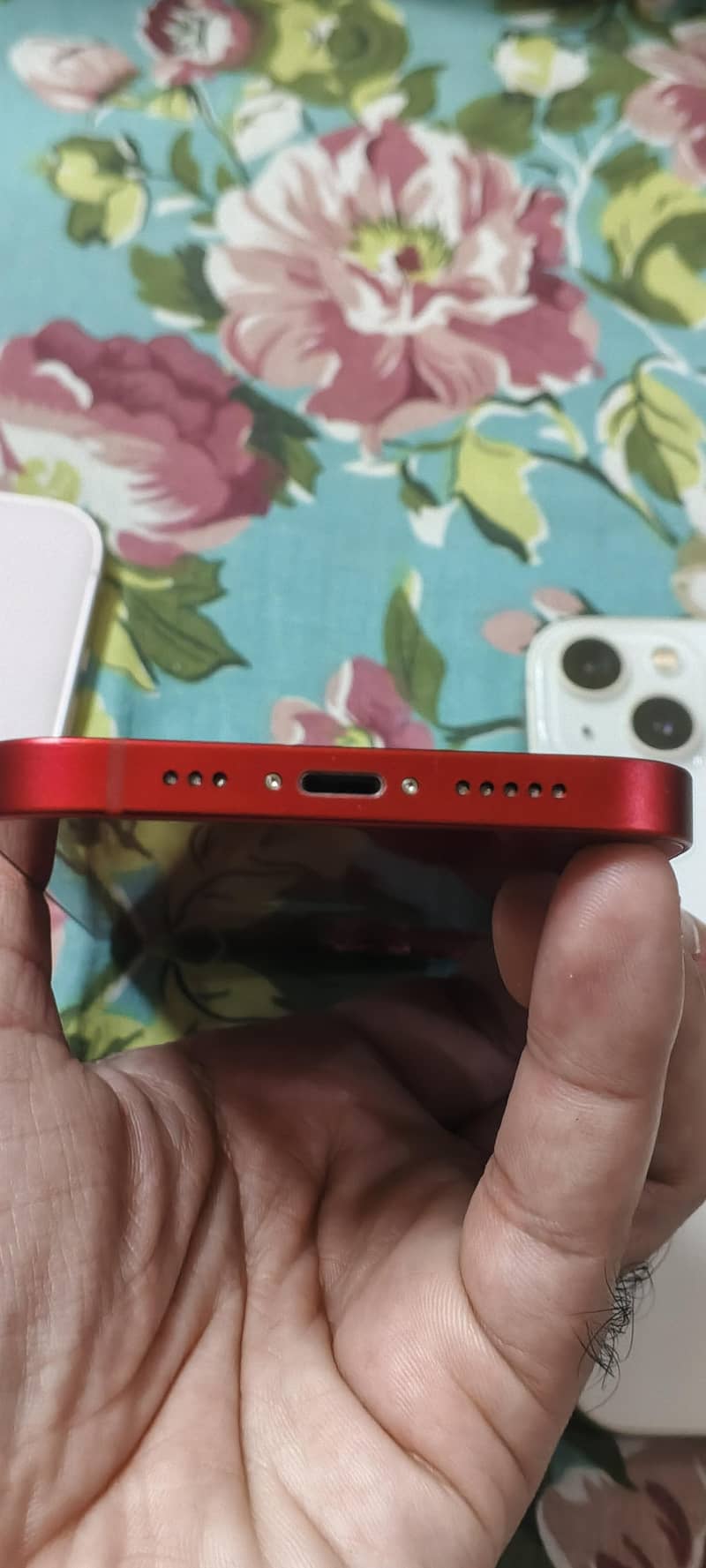 Apple iPhone 13 5