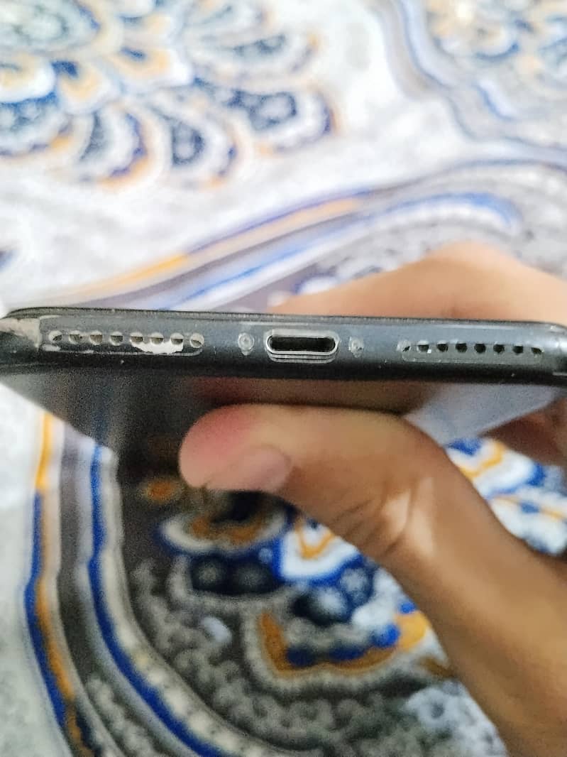 Apple iPhone 7 Plus 1