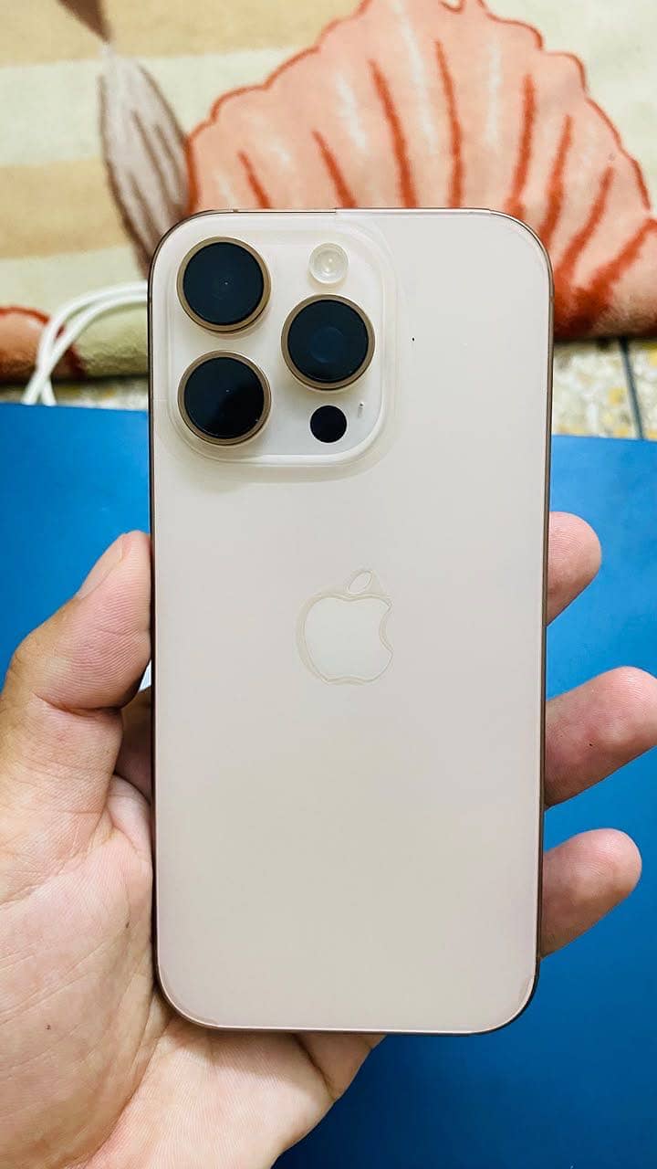 Apple iPhone 16 Pro 0