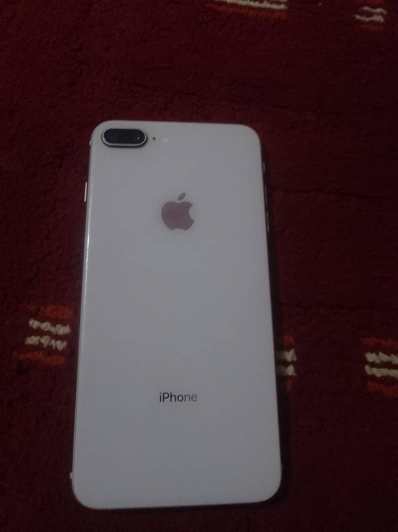 Apple iPhone 8 Plus 1