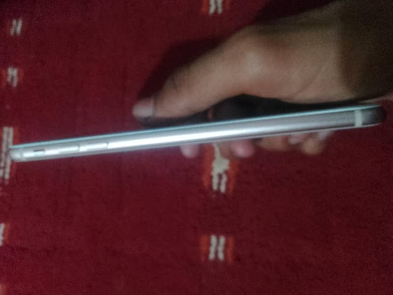 Apple iPhone 8 Plus 6