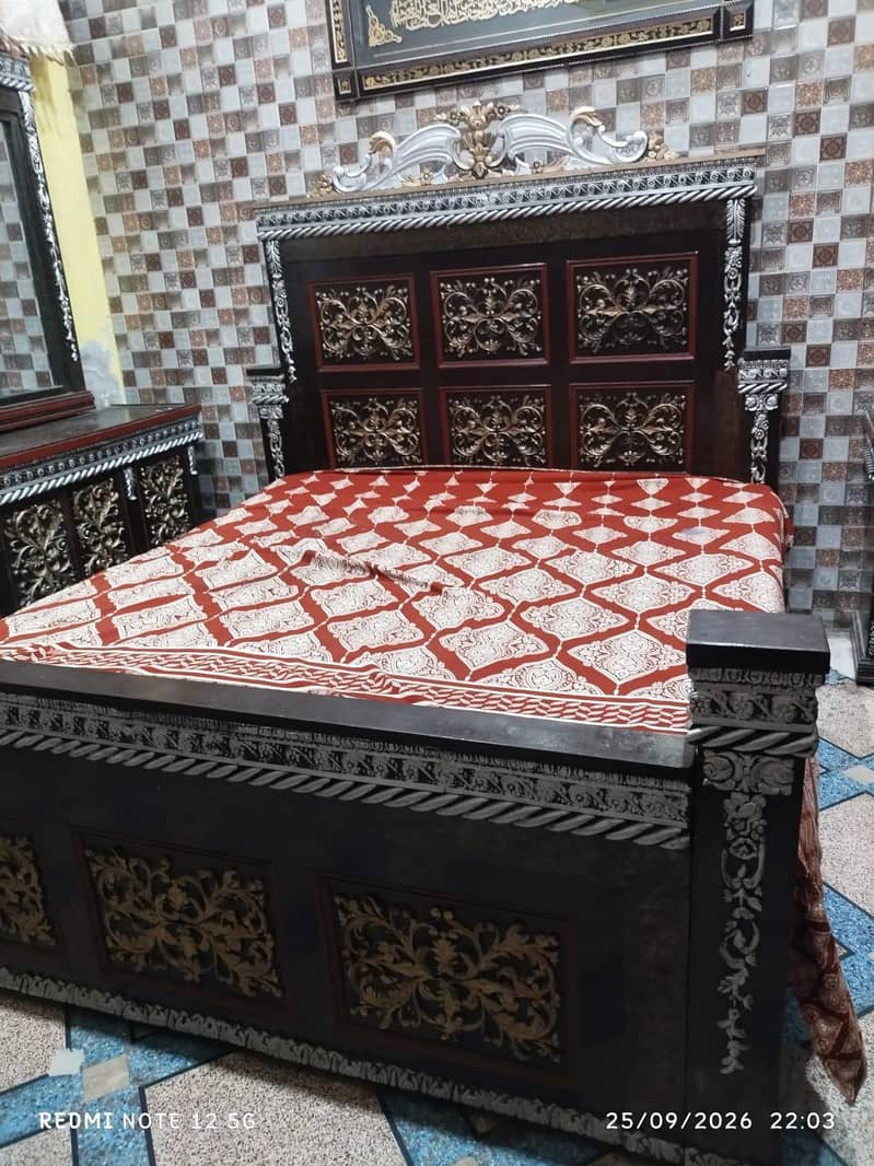 bed 2 side table's dressing 0